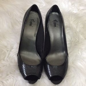 Fioni Faux Snakeskin Pumps 8W